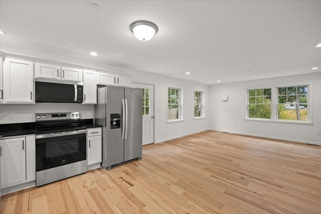 531 Foundry Street E, Easton, MA 02356