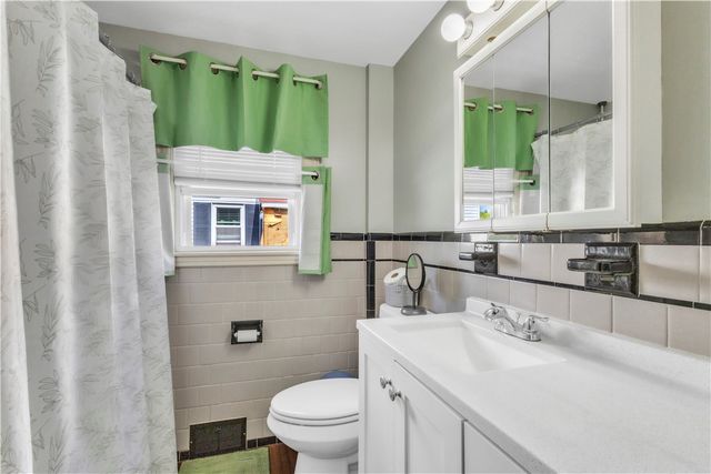 629 York Avenue, Pawtucket, RI 02861