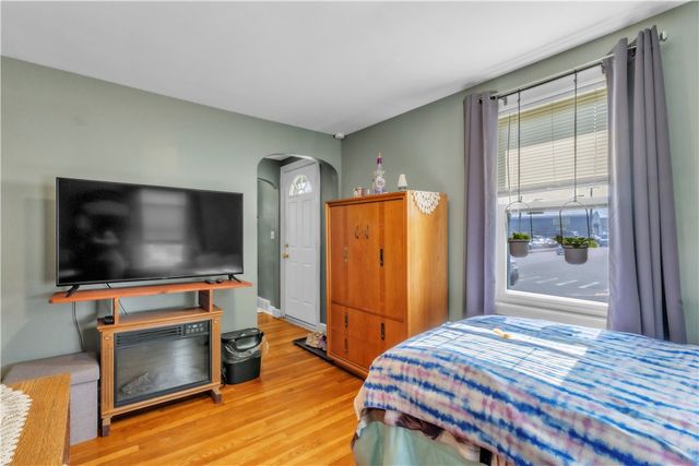 629 York Avenue, Pawtucket, RI 02861