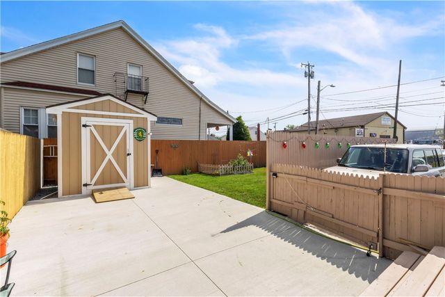 629 York Avenue, Pawtucket, RI 02861
