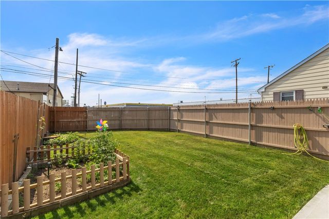 629 York Avenue, Pawtucket, RI 02861