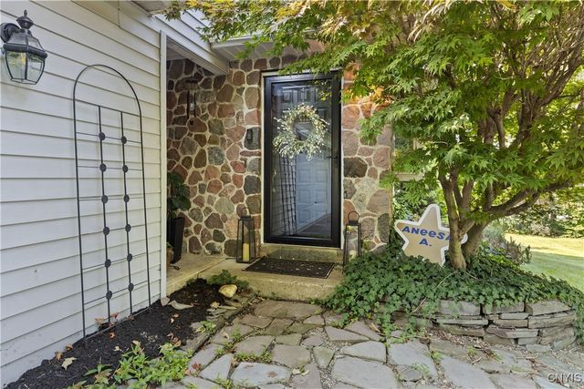 4011 College View Drive, Cortlandville, NY 13045