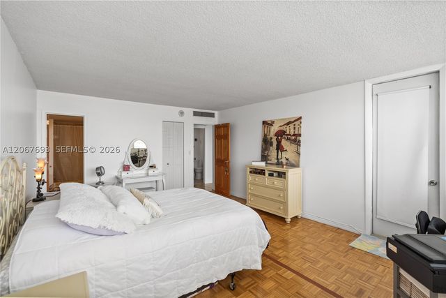 100 Golden Isles Dr 1109, Hallandale Beach, FL 33009