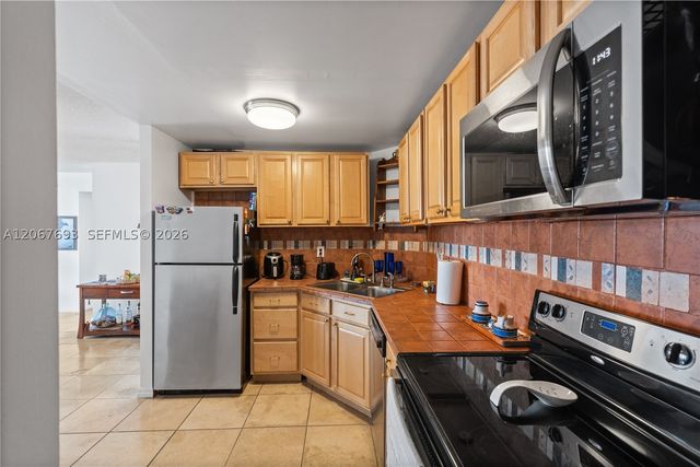 100 Golden Isles Dr 1109, Hallandale Beach, FL 33009