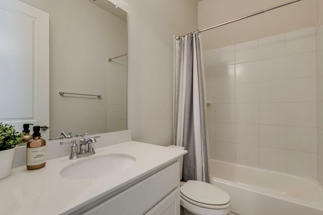 914 Colby Bluff Drive, Rockwall, TX 75087