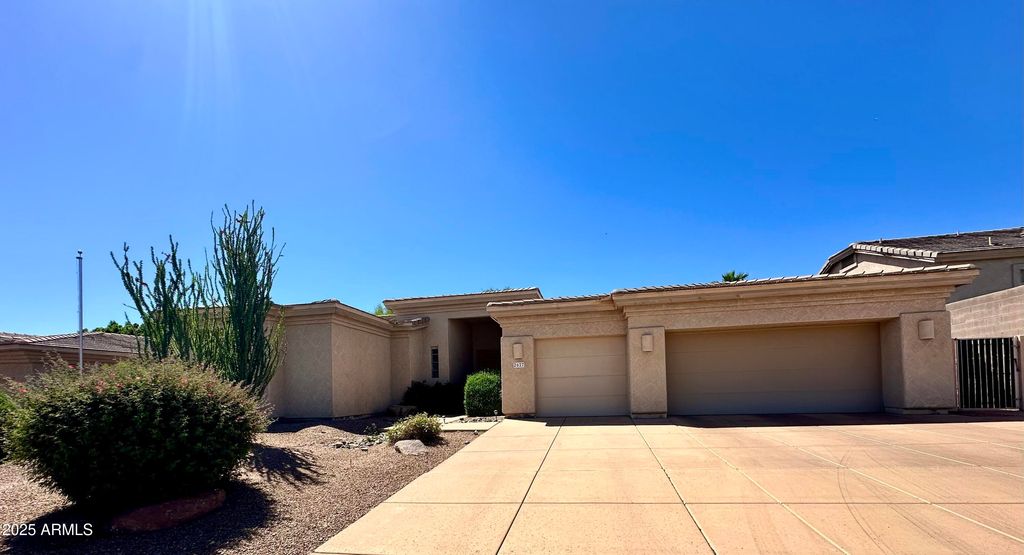 2627 E Acoma Drive, Phoenix, AZ 85032