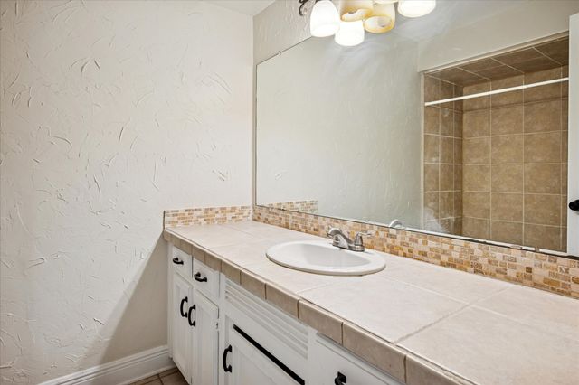 2201 Kirby Drive, Plano, TX 75075