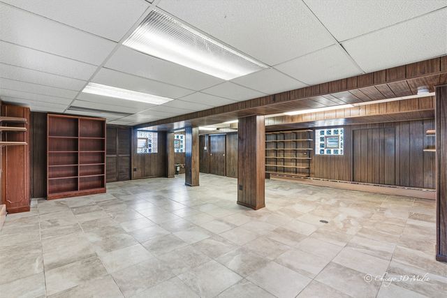 3944 W Greenleaf Avenue, Lincolnwood, IL 60712