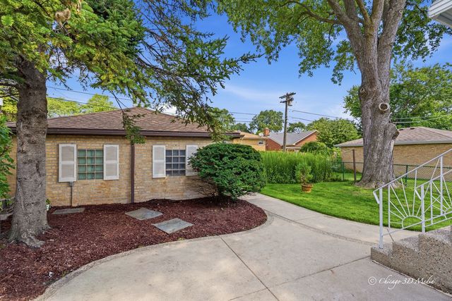 3944 W Greenleaf Avenue, Lincolnwood, IL 60712