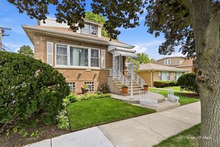 3944 W Greenleaf Avenue, Lincolnwood, IL 60712
