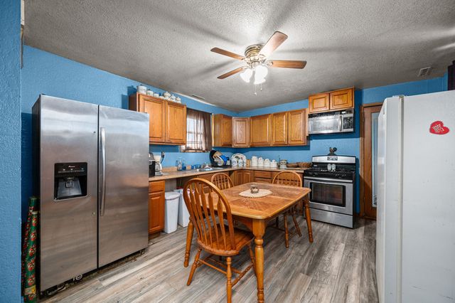 318 2nd Avenue S, Clinton, IA 52732