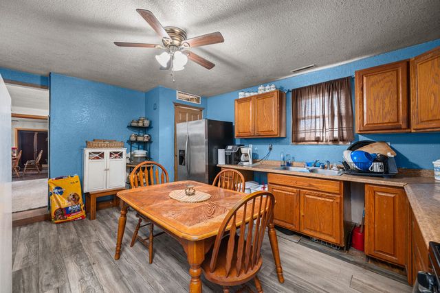 318 2nd Avenue S, Clinton, IA 52732