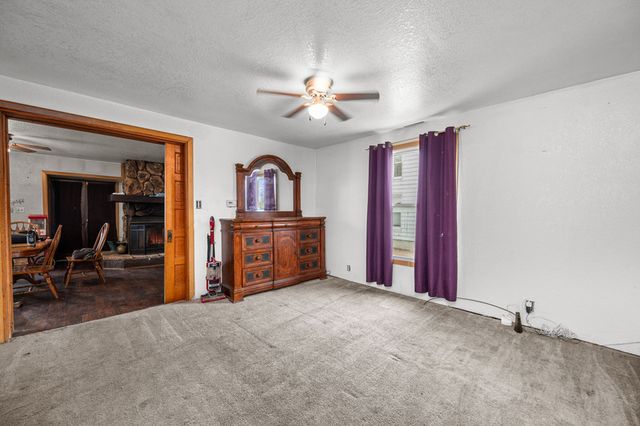 318 2nd Avenue S, Clinton, IA 52732