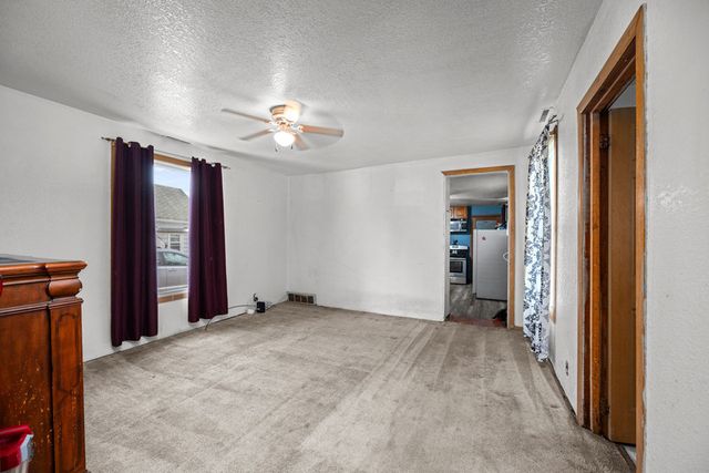 318 2nd Avenue S, Clinton, IA 52732