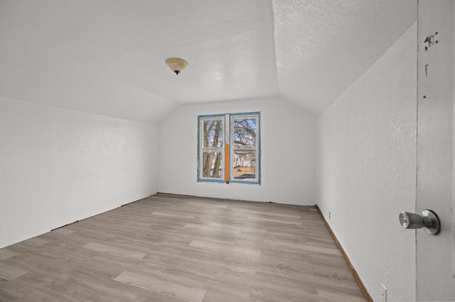 318 2nd Avenue S, Clinton, IA 52732