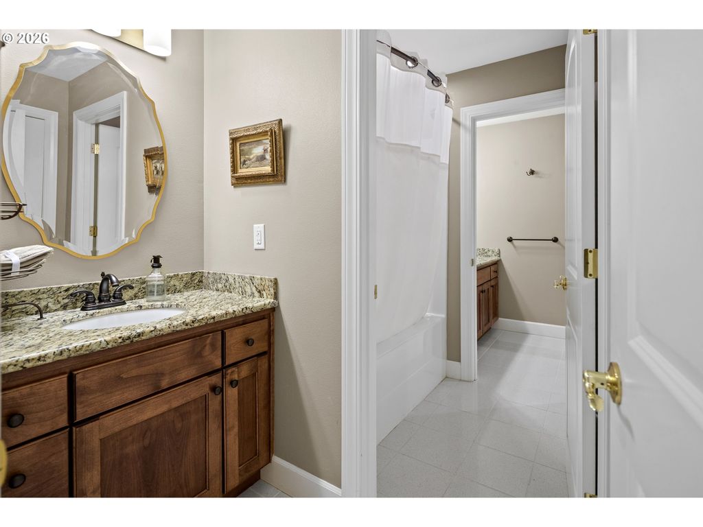 Image 17 of property listing at 9850 Nw HOMESTEAD Ln, Carlton, OR 97111
