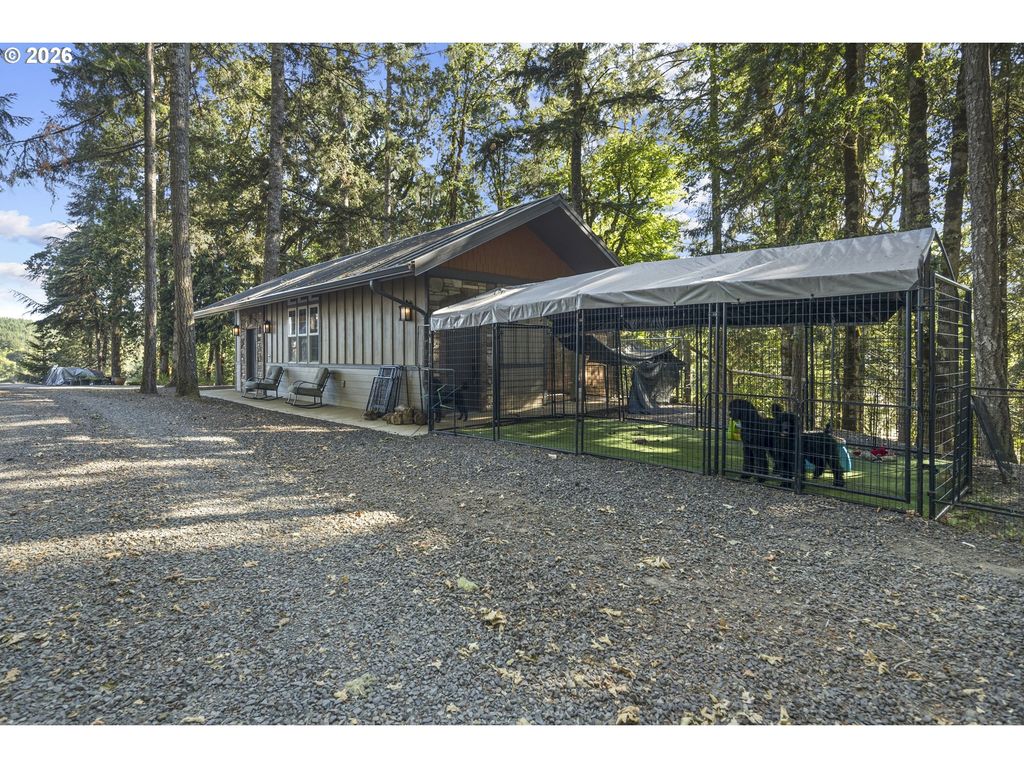 Image 41 of property listing at 9850 Nw HOMESTEAD Ln, Carlton, OR 97111
