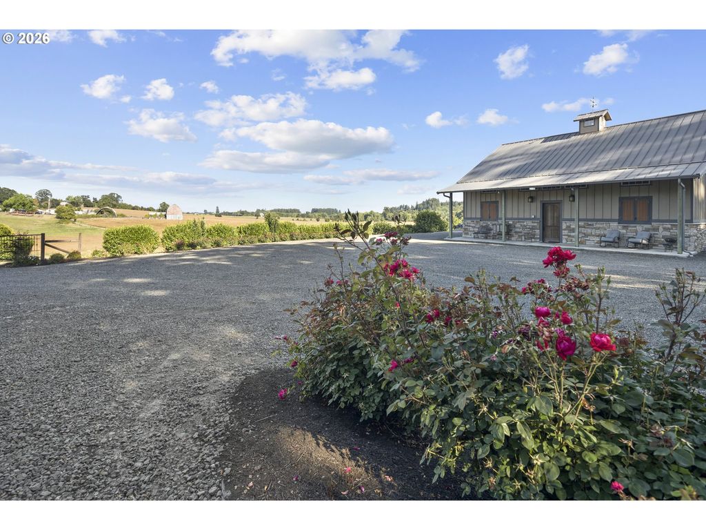 Image 43 of property listing at 9850 Nw HOMESTEAD Ln, Carlton, OR 97111