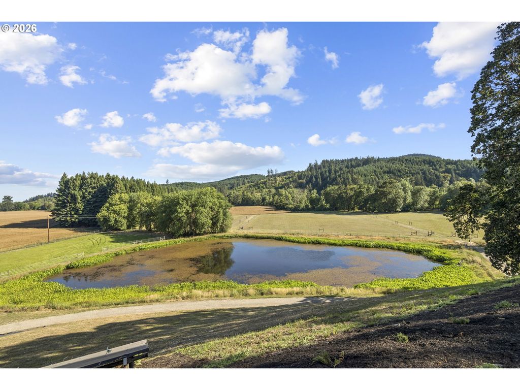 Image 45 of property listing at 9850 Nw HOMESTEAD Ln, Carlton, OR 97111