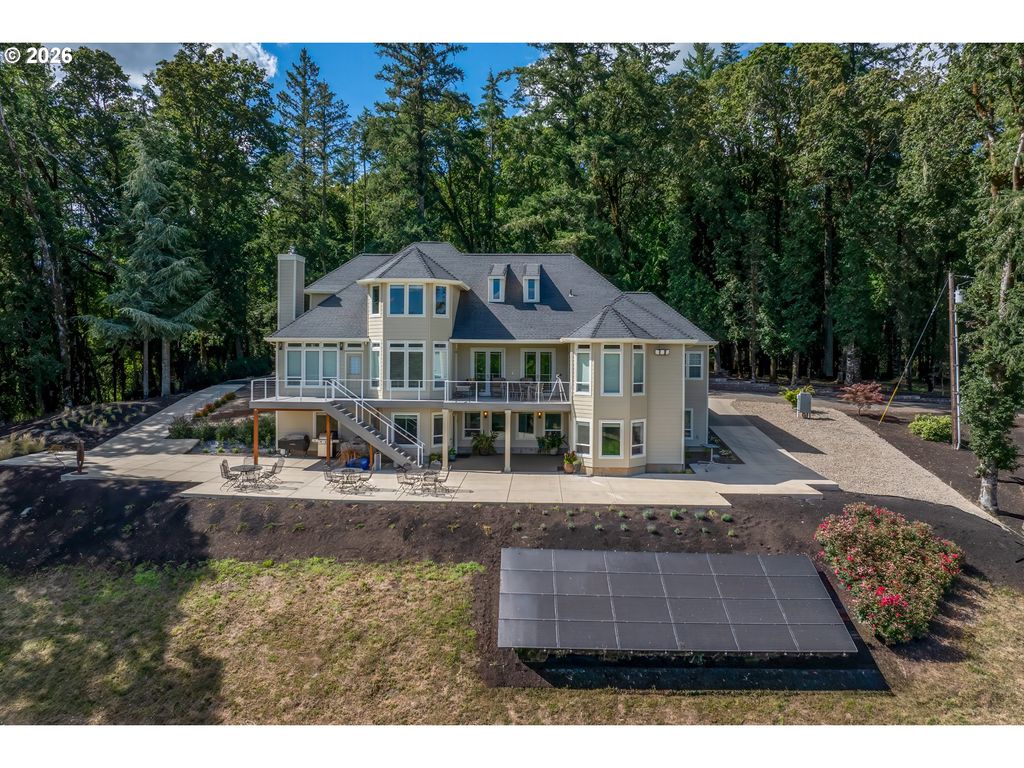 Image 5 of property listing at 9850 Nw HOMESTEAD Ln, Carlton, OR 97111