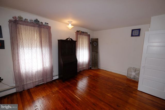 38 E 4TH ST, Lansdale, PA 19446