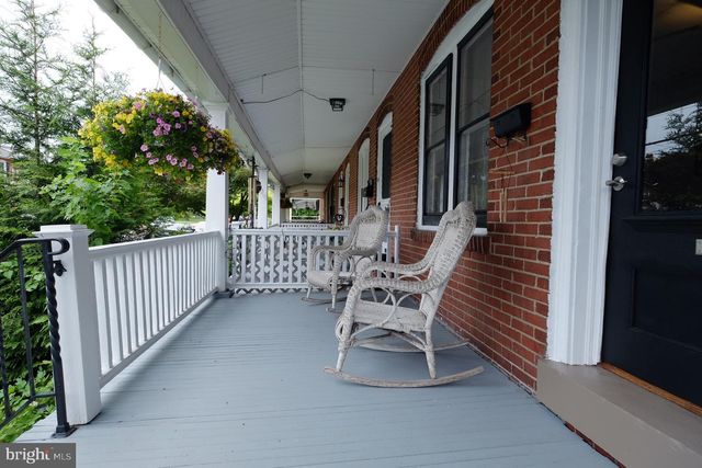 38 E 4TH ST, Lansdale, PA 19446