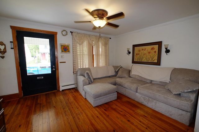 38 E 4TH ST, Lansdale, PA 19446