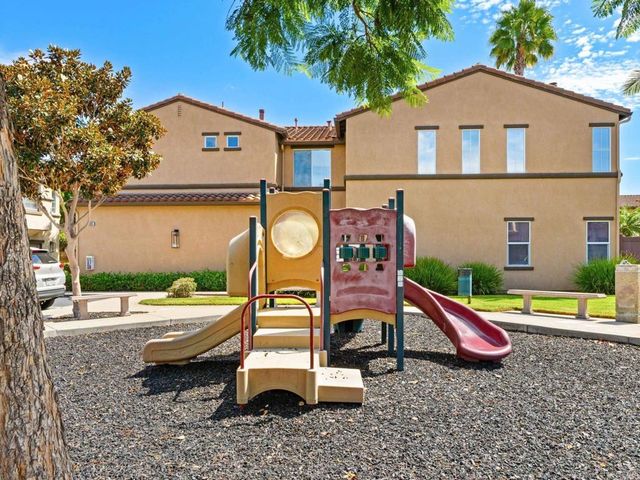 625 Sumner Way 4, Oceanside, CA 92058
