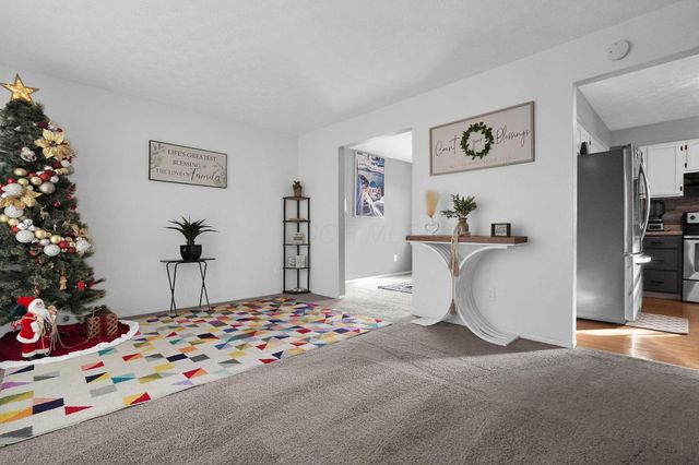 2102 Lynbridge Drive, Reynoldsburg, OH 43068