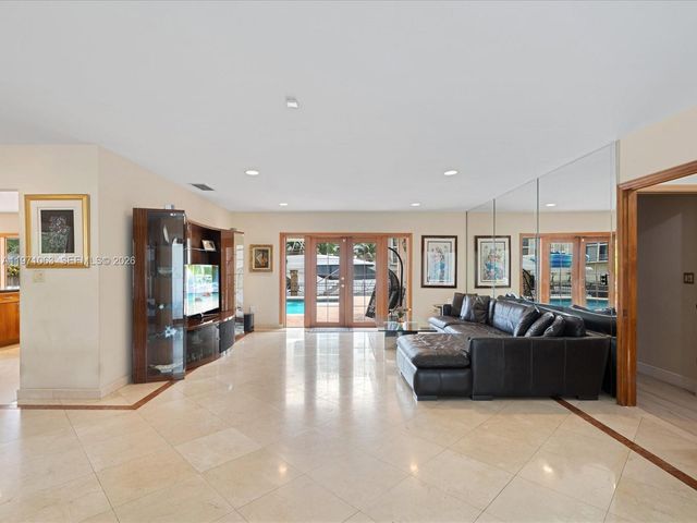 2930 NE 164th St, North Miami Beach, FL 33160