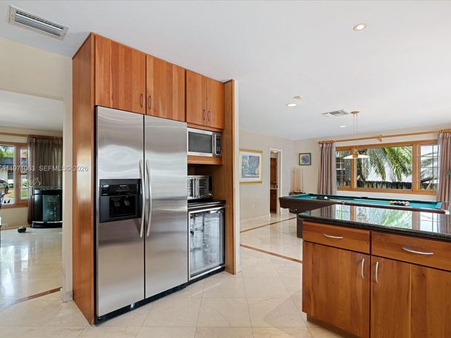 2930 NE 164th St, North Miami Beach, FL 33160