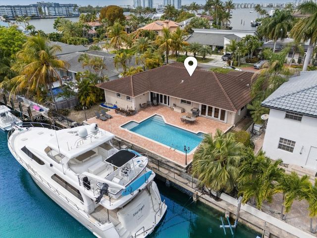 2930 NE 164th St, North Miami Beach, FL 33160