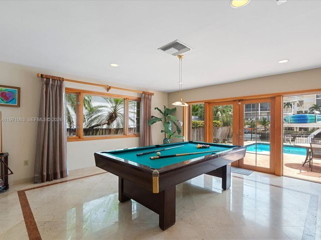 2930 NE 164th St, North Miami Beach, FL 33160