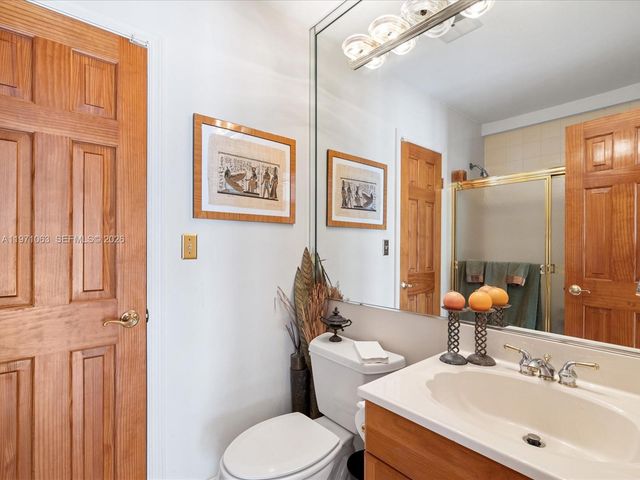 2930 NE 164th St, North Miami Beach, FL 33160