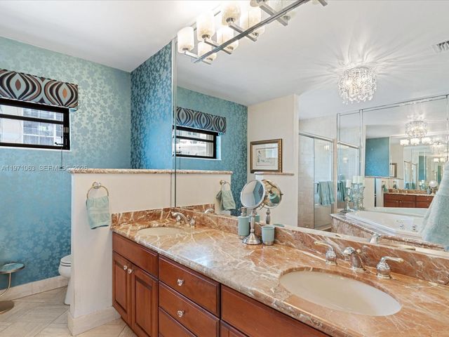 2930 NE 164th St, North Miami Beach, FL 33160