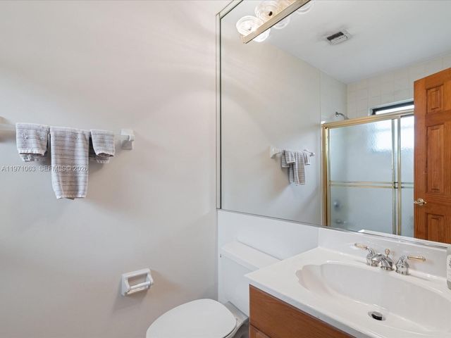 2930 NE 164th St, North Miami Beach, FL 33160