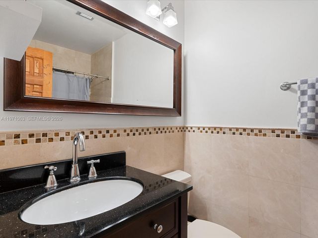 2930 NE 164th St, North Miami Beach, FL 33160