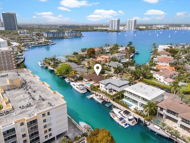 2930 NE 164th St, North Miami Beach, FL 33160