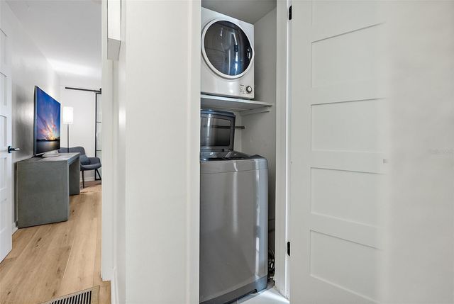 200 36TH AVENUE N 104A, St Petersburg, FL 33704