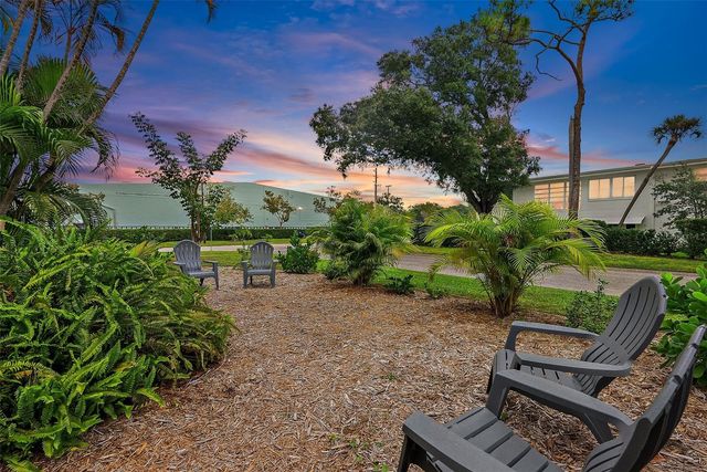 200 36TH AVENUE N 104A, St Petersburg, FL 33704