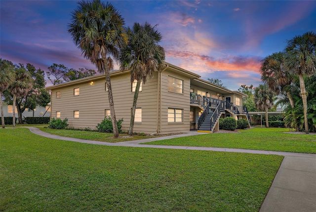 200 36TH AVENUE N 104A, St Petersburg, FL 33704