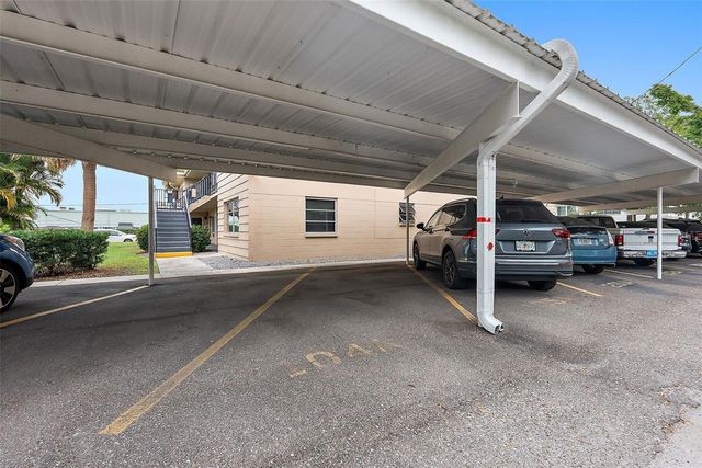 200 36TH AVENUE N 104A, St Petersburg, FL 33704