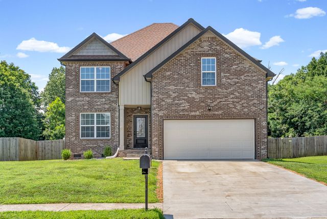 789 Banister Dr, Clarksville, TN 37042