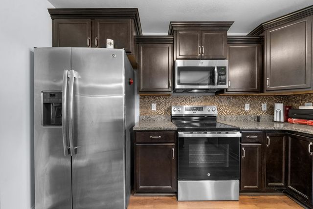 789 Banister Dr, Clarksville, TN 37042