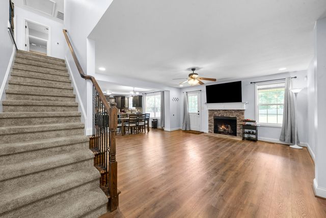 789 Banister Dr, Clarksville, TN 37042