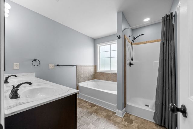 789 Banister Dr, Clarksville, TN 37042