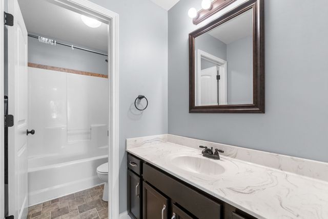 789 Banister Dr, Clarksville, TN 37042