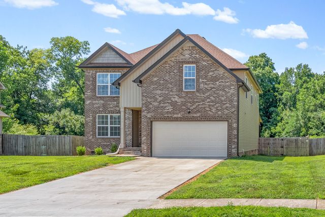 789 Banister Dr, Clarksville, TN 37042