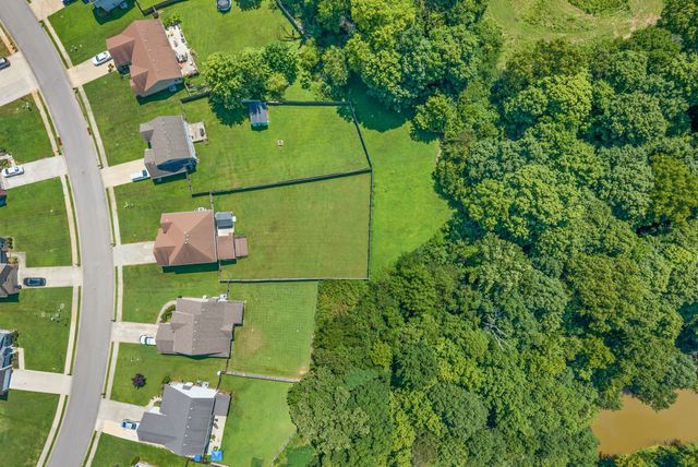 789 Banister Dr, Clarksville, TN 37042
