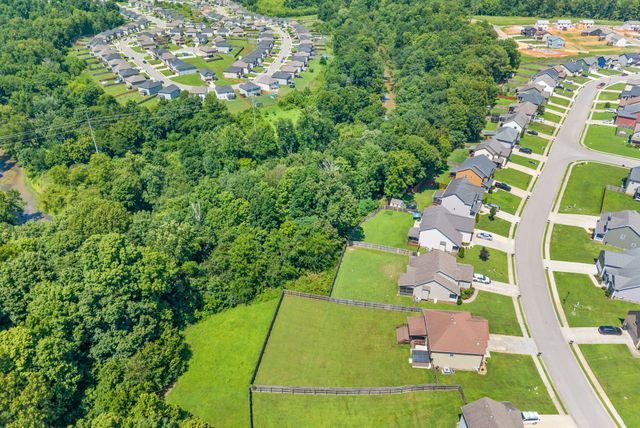 789 Banister Dr, Clarksville, TN 37042